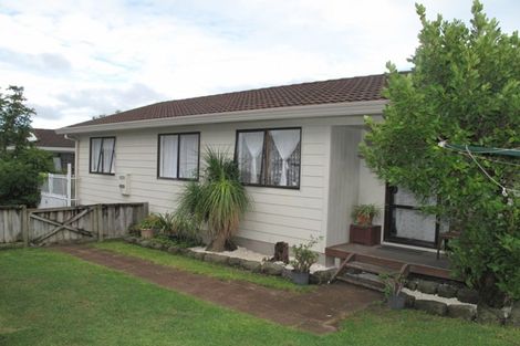 Photo of property in 2/11 Etherton Drive, Weymouth, Auckland, 2103
