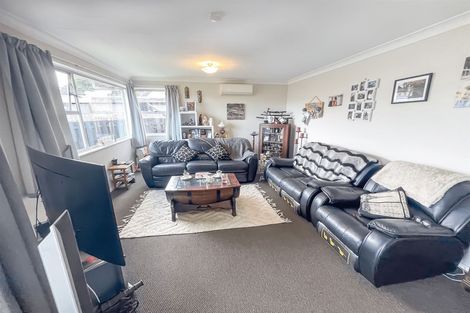 Photo of property in 21 Crampton Place, Manurewa, Auckland, 2102