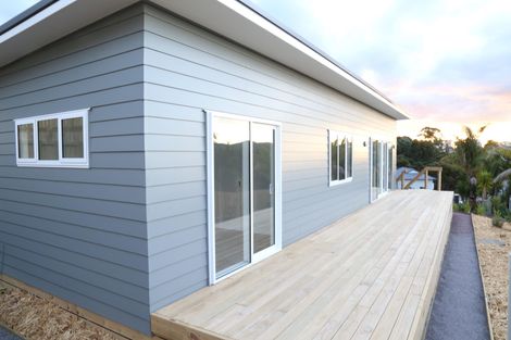 Photo of property in 12a Waterview Place, Haruru, 0204