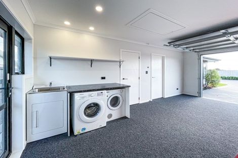 Photo of property in 5 Golf Vue Place, Castlecliff, Whanganui, 4501