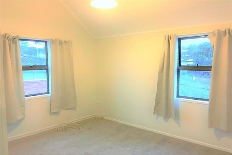 Photo of property in 1/22 Highland Park Drive, Highland Park, Auckland, 2010