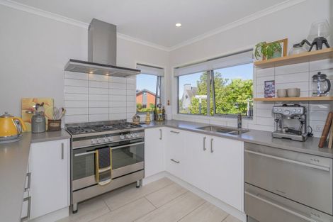 Photo of property in 10 Roseberry Place, Whitianga, 3510