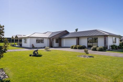 Photo of property in 6 Camellia Lane, Carterton, 5713