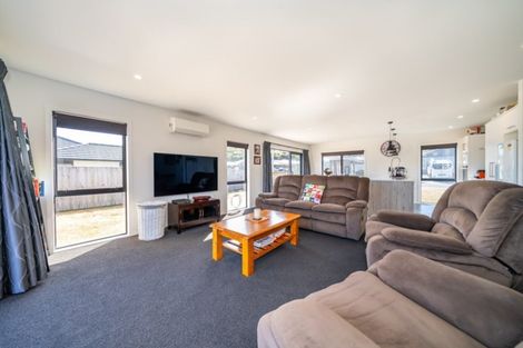 Photo of property in 100 Riverstone Drive, Riverstone Terraces, Upper Hutt, 5018