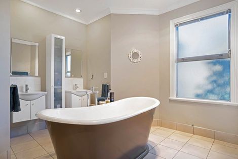 Photo of property in 104 Kuratawhiti Street, Greytown, 5794