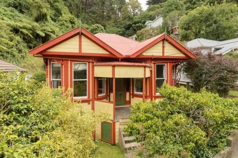 Photo of property in 11 Adams Terrace, Aro Valley, Wellington, 6021