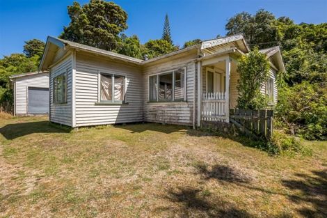 Photo of property in 46 Pekanga Road, Normandale, Lower Hutt, 5010
