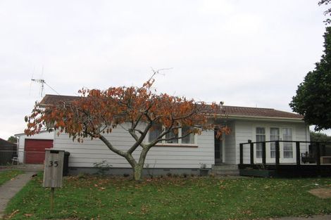 Photo of property in 35 Monowai Place, Westbrook, Palmerston North, 4412