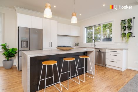 Photo of property in 65 Hargest Crescent, Saint Kilda, Dunedin, 9012