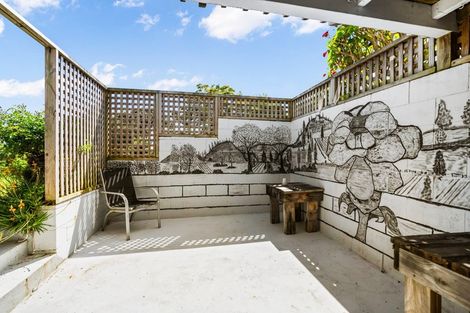 Photo of property in 11 Mountain Road, Morningside, Whangarei, 0110