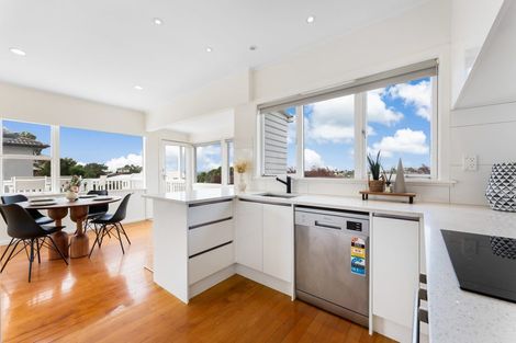 Photo of property in 1/113 Coronation Road, Hillcrest, Auckland, 0627