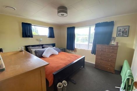 Photo of property in 1 Latham Stubbs Crescent, Waipawa, 4210