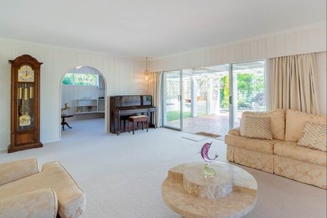 Photo of property in 10 Rewarewa Crescent, Waikanae, 5036