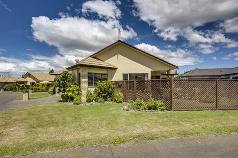 Photo of property in 17 Sloane Place, Taradale, Napier, 4112