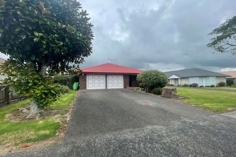 Photo of property in 6 Headcorn Place, Botany Downs, Auckland, 2010