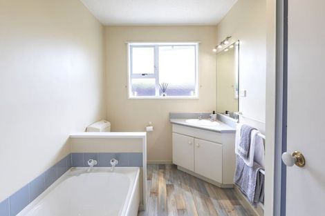 Photo of property in 1/5a Regency Crescent, Redwood, Christchurch, 8051