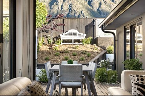 Photo of property in 13 Howden Drive, Jacks Point, 9371