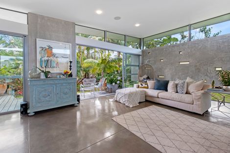 Photo of property in 5 Harbour View Road, Point Wells, Warkworth, 0986