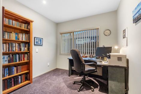 Photo of property in 43 Bridgewater Way, Pyes Pa, Tauranga, 3112