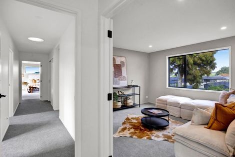 Photo of property in 2 Marsden Place, Hurworth, New Plymouth, 4310