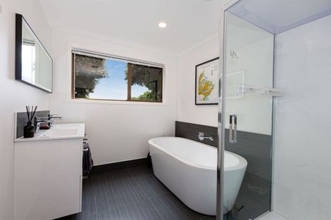 Photo of property in 109 Golf Road, Paraparaumu Beach, Paraparaumu, 5032