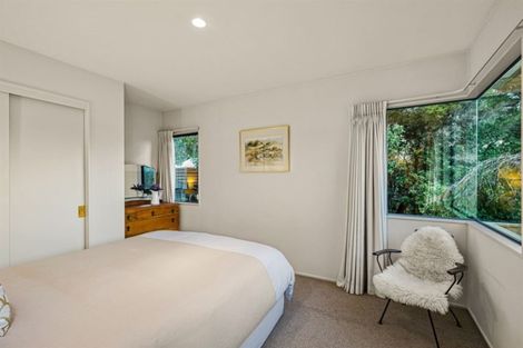 Photo of property in 110 Seaview Road, Glenfield, Auckland, 0629