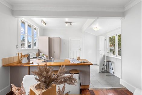 Photo of property in 36 Kingswood Street, Takaro, Palmerston North, 4412