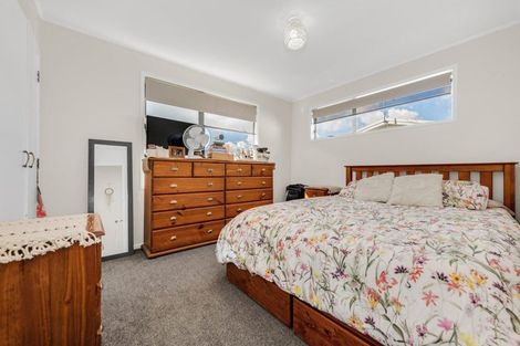 Photo of property in 6b Lisa Rise, Half Moon Bay, Auckland, 2012