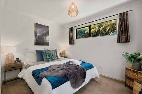 Photo of property in 3 Mackinnon Terrace, Sunshine Bay, Queenstown, 9300