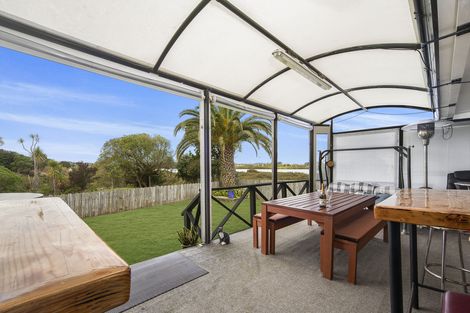 Photo of property in 18 Reremanu Place, Weymouth, Auckland, 2103