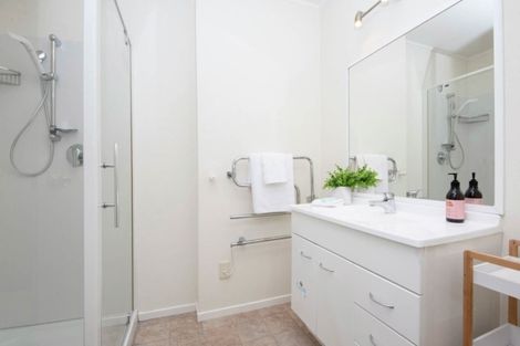 Photo of property in 2/39 Tarnica Road, Northpark, Auckland, 2013