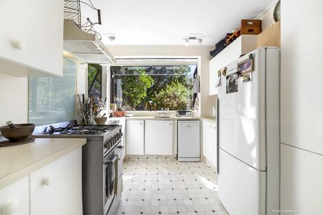 Photo of property in 117 Houghton Bay Road, Houghton Bay, Wellington, 6023