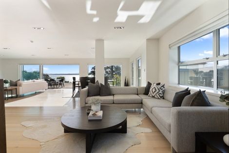 Photo of property in 58 Tindalls Bay Road, Tindalls Beach, Whangaparaoa, 0930