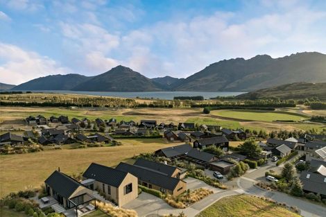 Photo of property in 9 Arran Lane, Jacks Point, Queenstown, 9371