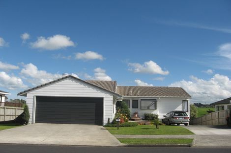Photo of property in 72 De Quincey Terrace, Highland Park, Auckland, 2010