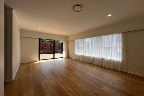 Photo of property in 2/17 Orton Street, Glenfield, Auckland, 0627