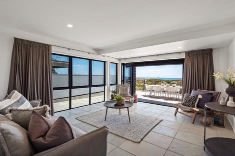 Photo of property in 32a Sunbrae Grove, Mount Maunganui, 3116