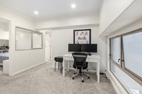 Photo of property in Stadium Garden Flats, 102/107 Thorndon Quay, Pipitea, Wellington, 6011