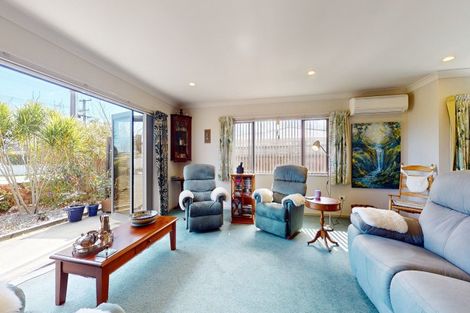 Photo of property in 112 Weraroa Road, Levin, 5510