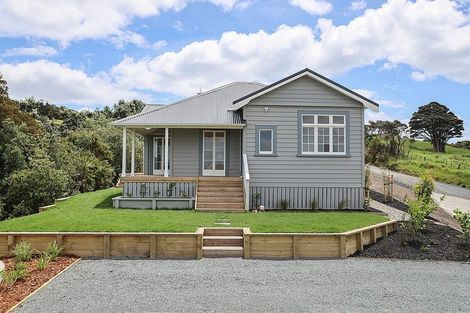 Photo of property in 204 Cape Rodney Road, Leigh, 0985