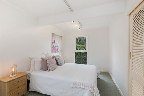 Photo of property in 1 Lanark Way, Northland, Wellington, 6012