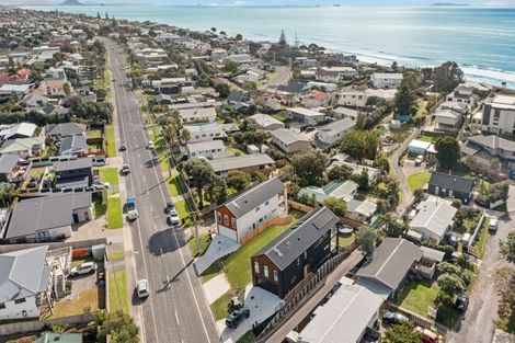 Photo of property in 1335d Papamoa Beach Road, Papamoa Beach, 3118