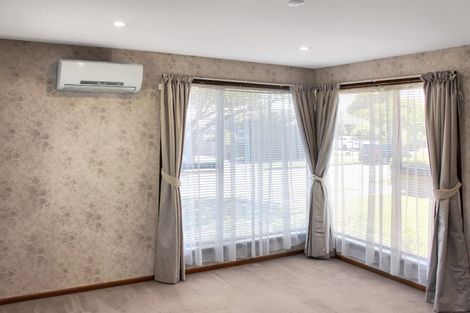 Photo of property in 4 Bendale Place, Avonhead, Christchurch, 8042