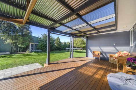 Photo of property in 21 Mokau Place, Terrace End, Palmerston North, 4410