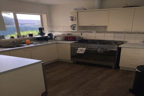 Photo of property in 4 Ronald George Place, Parklands, Christchurch, 8083