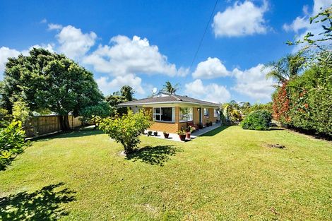 Photo of property in 1/2 Wallace Road, Ranui, Auckland, 0612