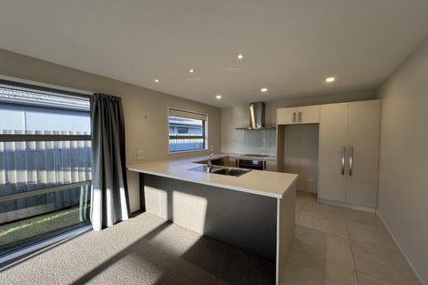 Photo of property in 5 Robalan Close, Halswell, Christchurch, 8025