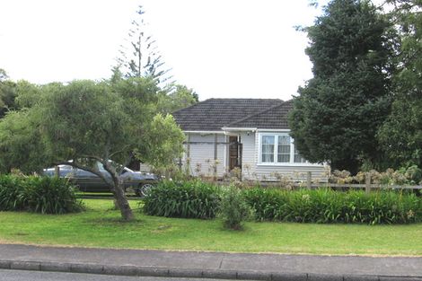 Photo of property in 50 Neil Avenue, Te Atatu Peninsula, Auckland, 0610