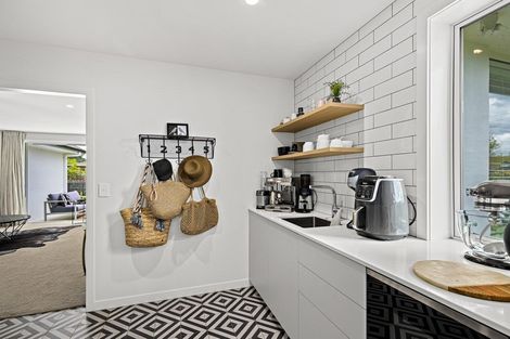 Photo of property in 2 Awanui Crescent, Matakana, 0985