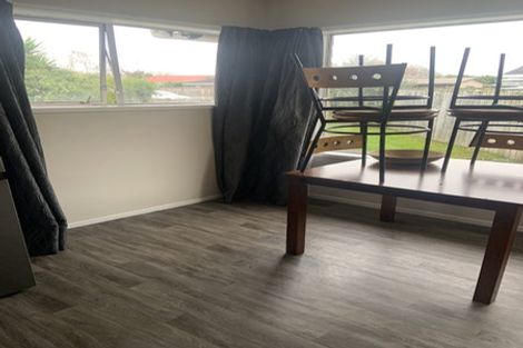 Photo of property in 1/15 Gloaming Place, Conifer Grove, Takanini, 2112